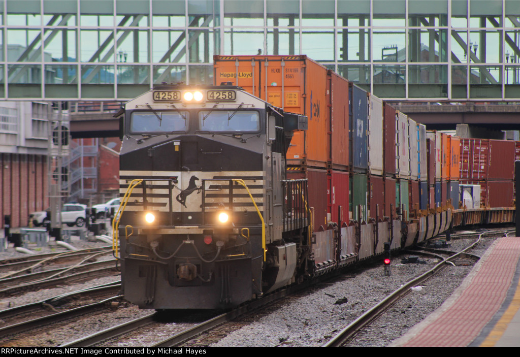 NS Intermodal Train in Roanoke VA 